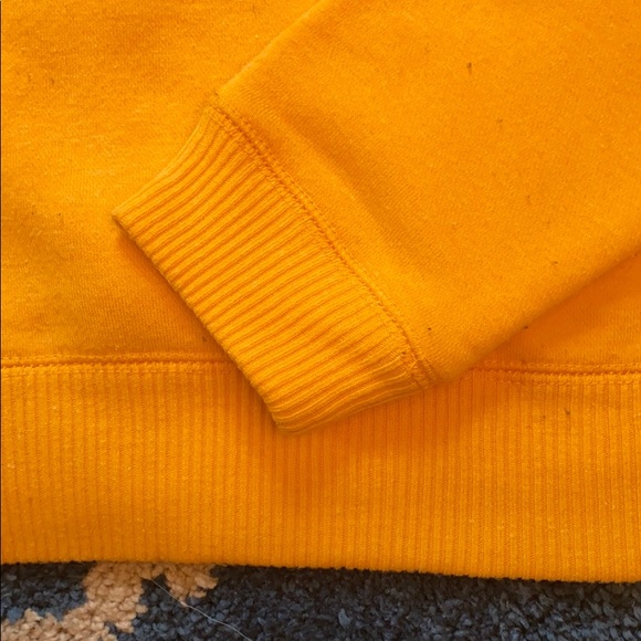 Yellow Crewneck - Picture 4 of 4